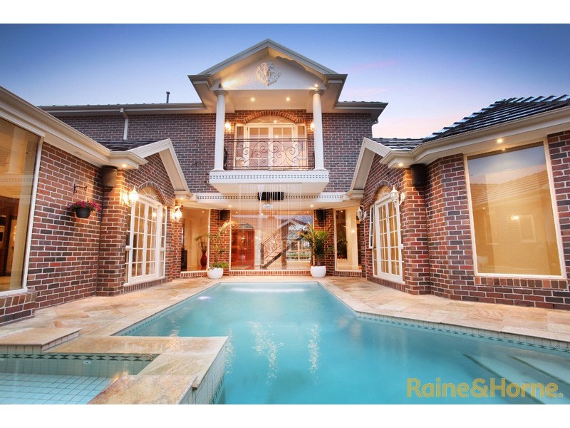 6 Grange Terrace, Taylors Hill VIC 3037