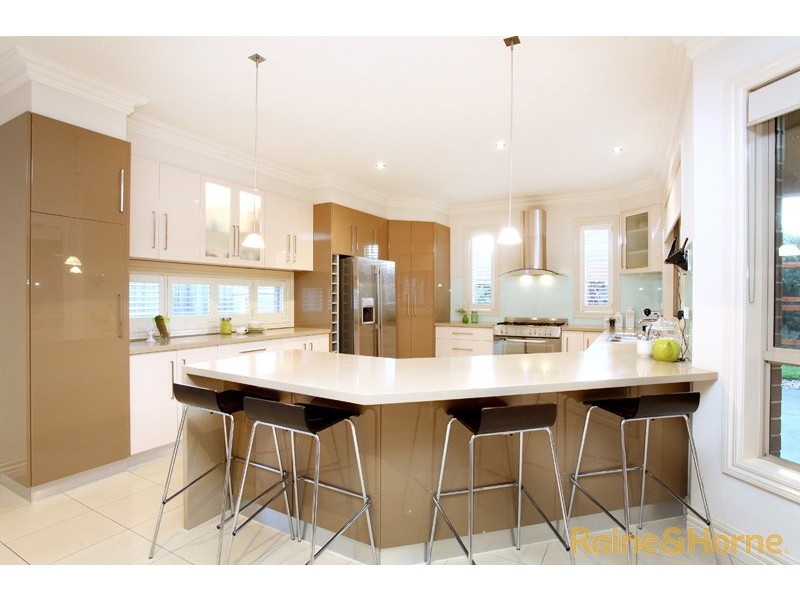 42 George Street, Taylors Hill VIC 3037