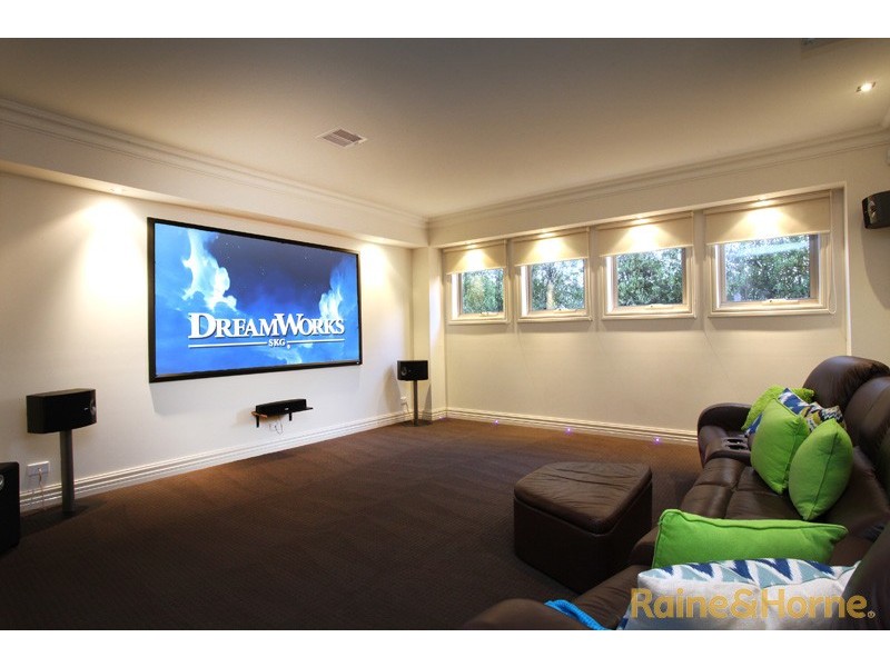 42 George Street, Taylors Hill VIC 3037