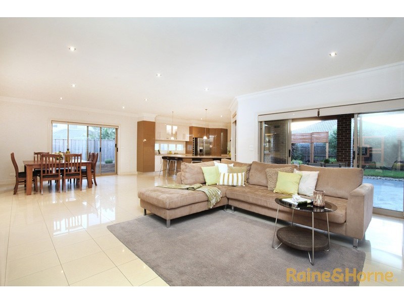 42 George Street, Taylors Hill VIC 3037