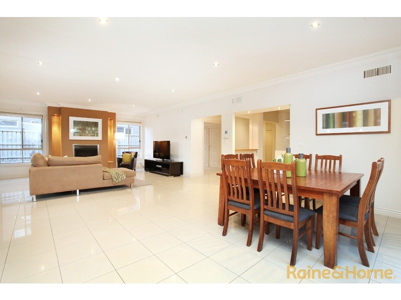 42 George Street, Taylors Hill VIC 3037