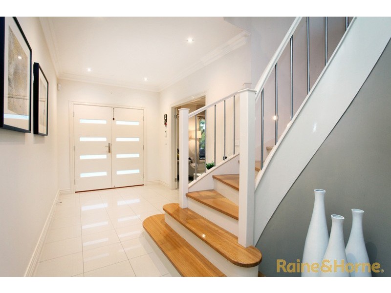 42 George Street, Taylors Hill VIC 3037