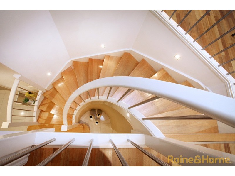 42 George Street, Taylors Hill VIC 3037