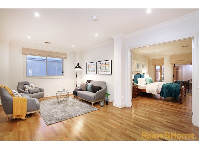 42 George Street, Taylors Hill VIC 3037