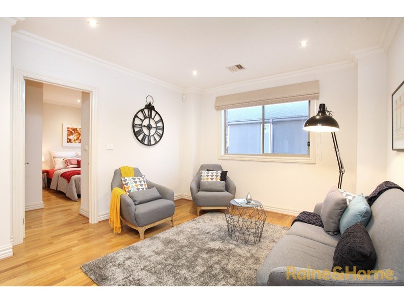 42 George Street, Taylors Hill VIC 3037