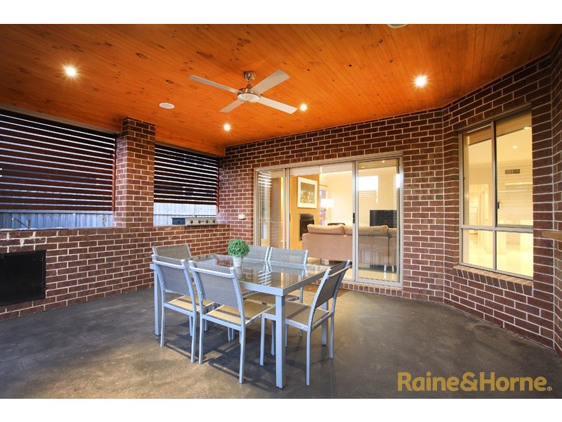 42 George Street, Taylors Hill VIC 3037