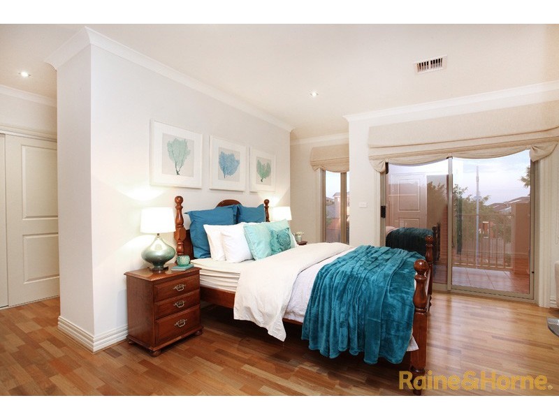 42 George Street, Taylors Hill VIC 3037