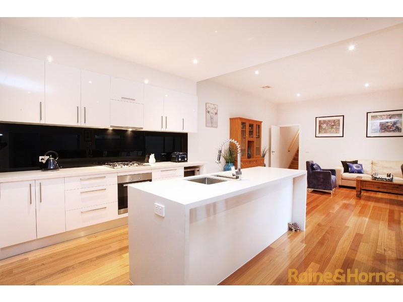 9 Coppin Lane, Caroline Springs VIC 3023