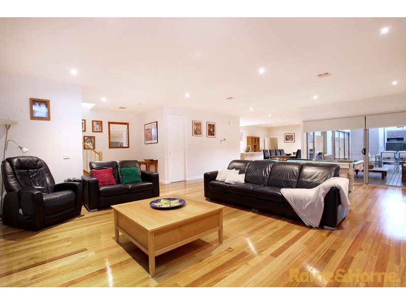 9 Coppin Lane, Caroline Springs VIC 3023