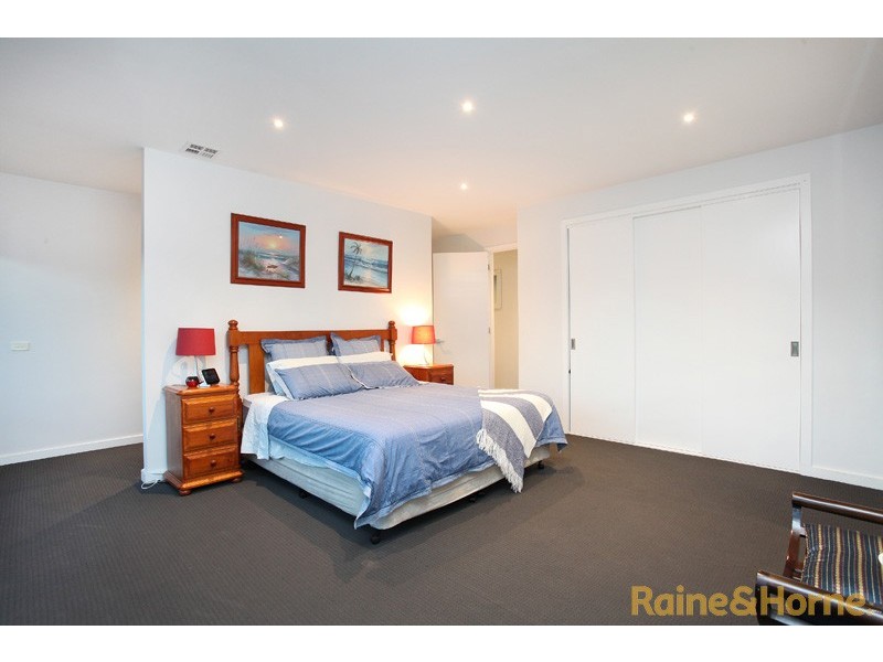 9 Coppin Lane, Caroline Springs VIC 3023