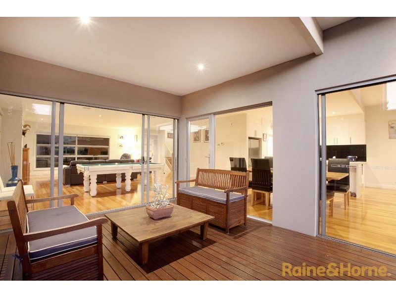 9 Coppin Lane, Caroline Springs VIC 3023