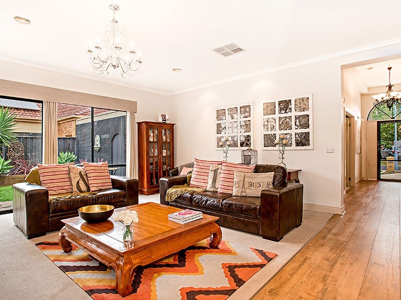 2 Brighton Place, Taylors Hill VIC 3037