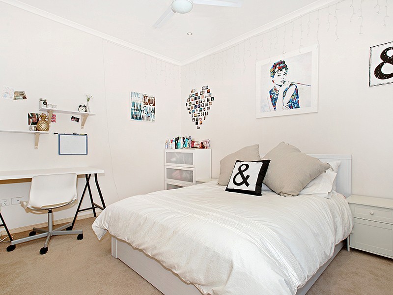 2 Brighton Place, Taylors Hill VIC 3037