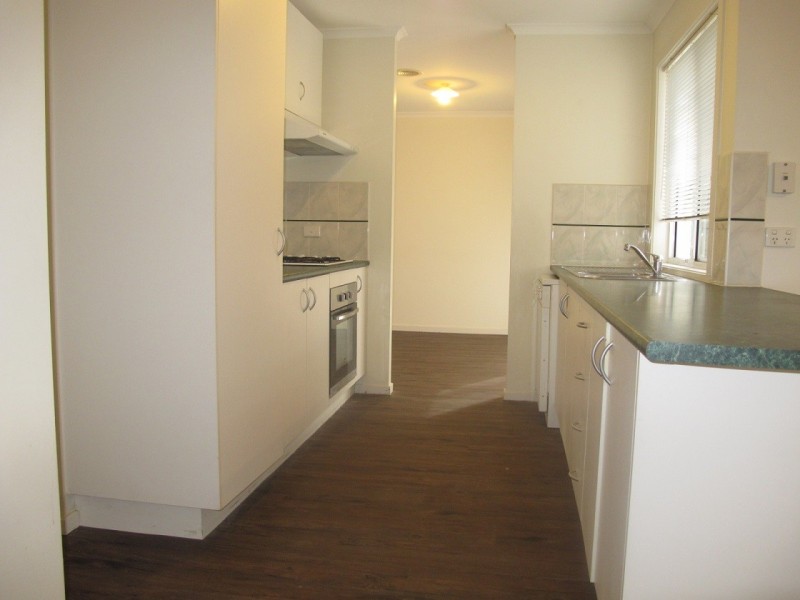 5 Stoneman Turn, Caroline Springs VIC 3023