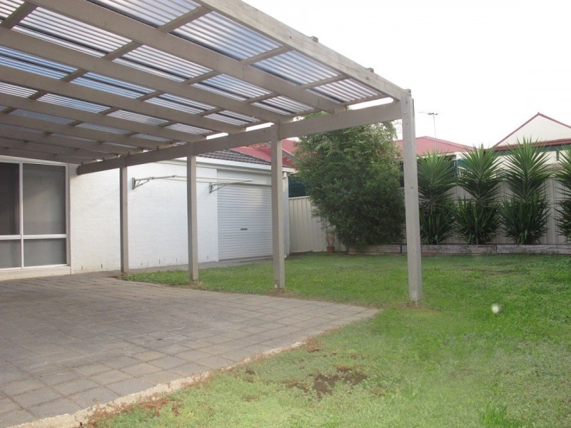 5 Stoneman Turn, Caroline Springs VIC 3023