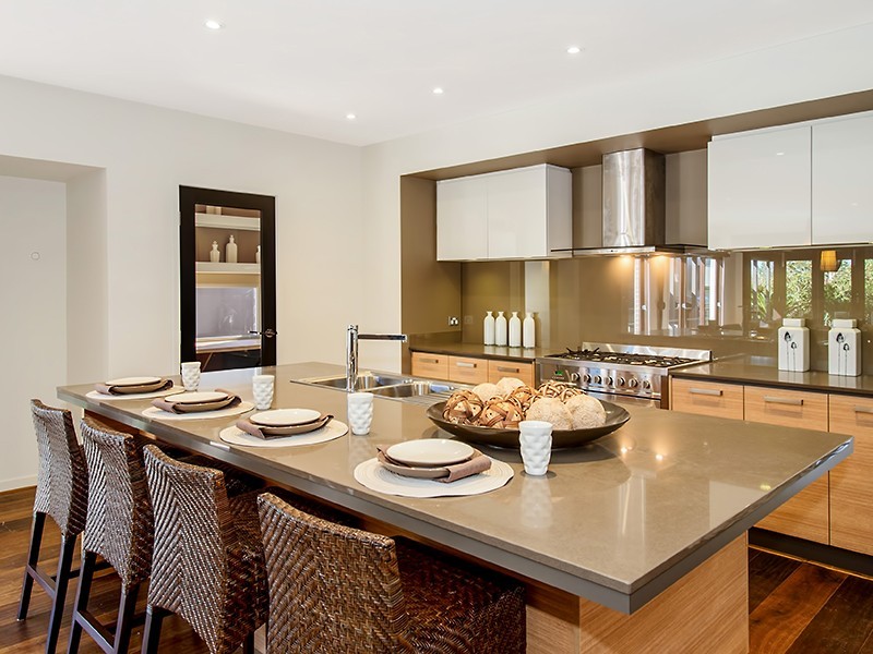 19 Peppermint Grove, Taylors Hill VIC 3037