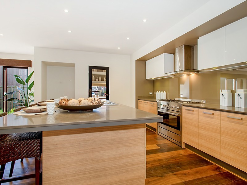 19 Peppermint Grove, Taylors Hill VIC 3037