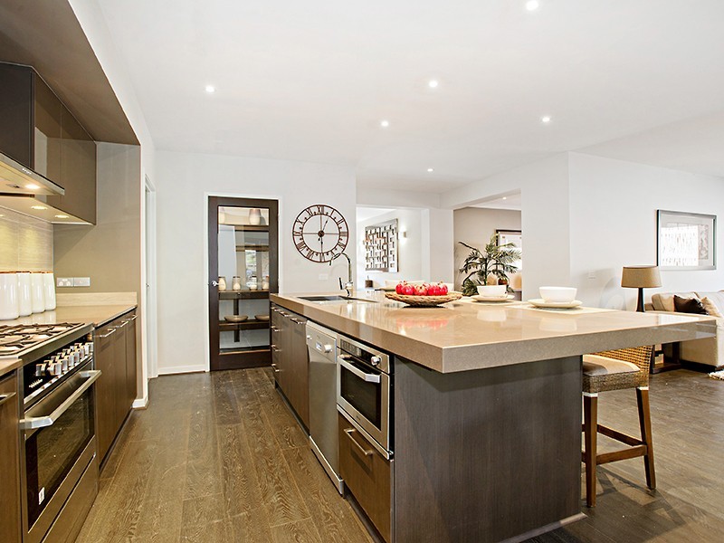 17 Peppermint Grove, Taylors Hill VIC 3037