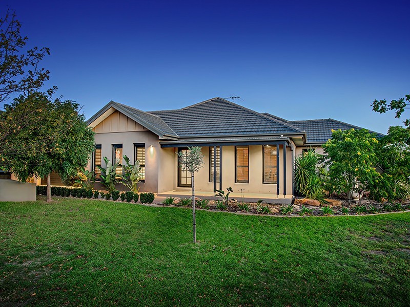 11 Cullen Terrace, Caroline Springs VIC 3023