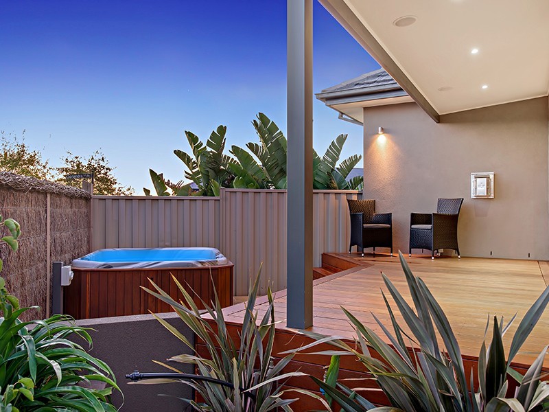 11 Cullen Terrace, Caroline Springs VIC 3023