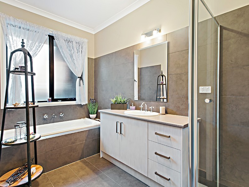 11 Cullen Terrace, Caroline Springs VIC 3023