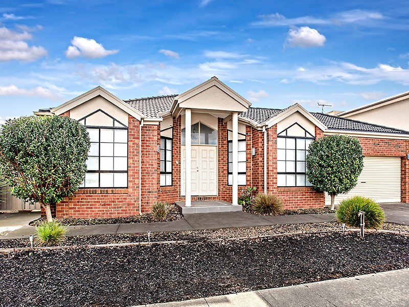 28 Gisborne Way, Caroline Springs VIC 3023