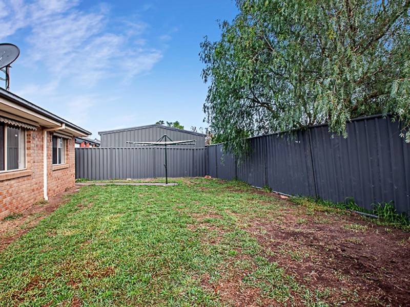 33 Klippel Way, Caroline Springs VIC 3023