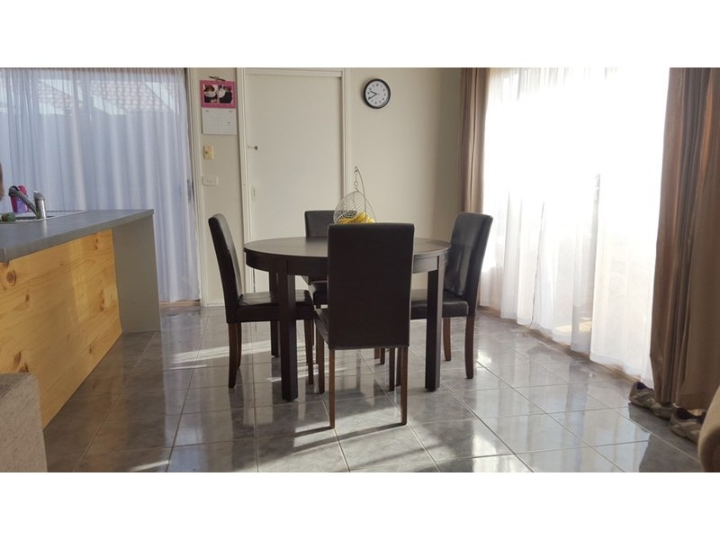 6 Darriwill Close, Delahey VIC 3037