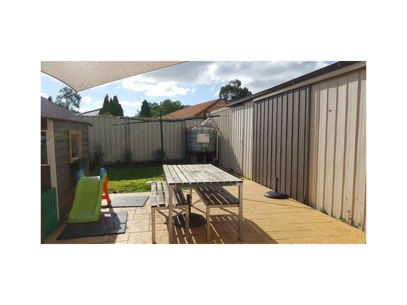 6 Darriwill Close, Delahey VIC 3037