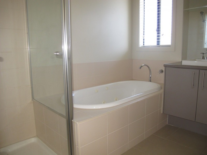 47C The Avenue, Caroline Springs VIC 3023