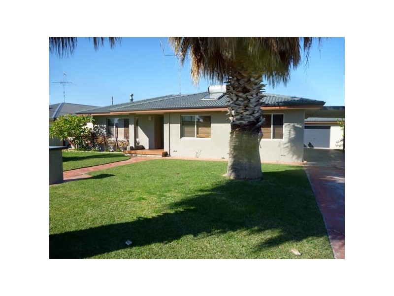 9 Comet Street, Dudley Park WA 6210