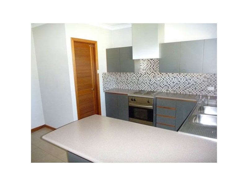 9 Comet Street, Dudley Park WA 6210