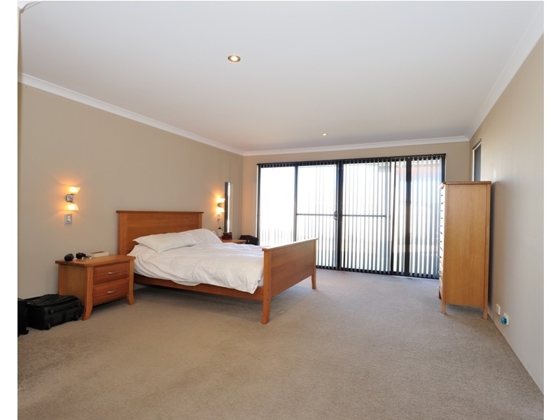 15 Shivery Fairway, Secret Harbour WA 6173