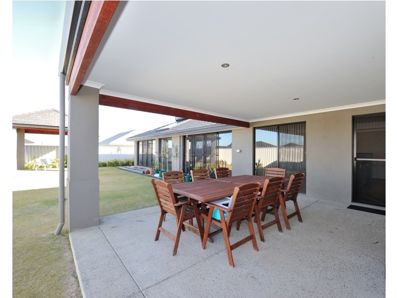 15 Shivery Fairway, Secret Harbour WA 6173