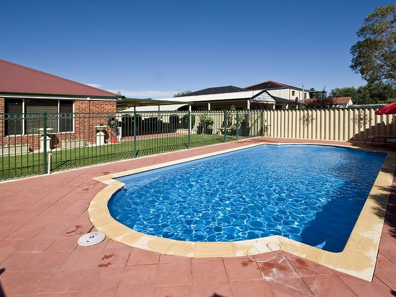 6 Latiano Green, Secret Harbour WA 6173