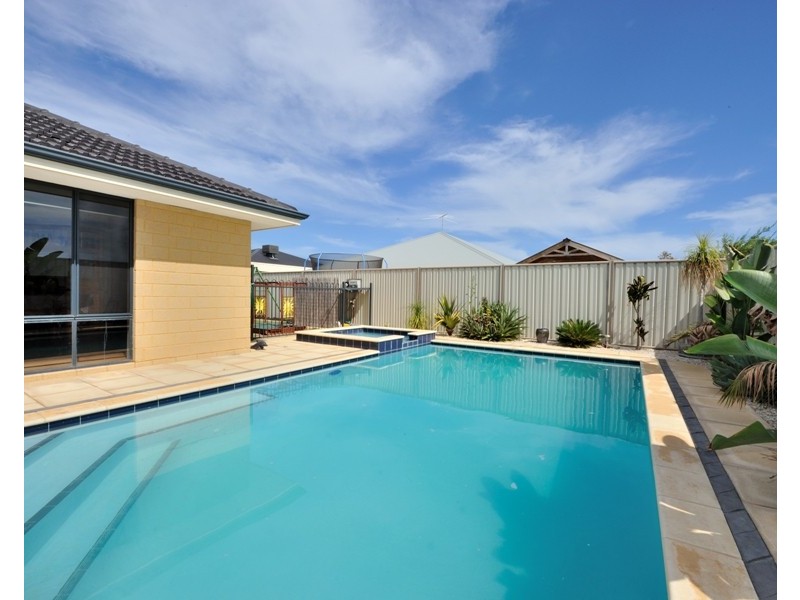 6 Yampi Vale, Secret Harbour WA 6173