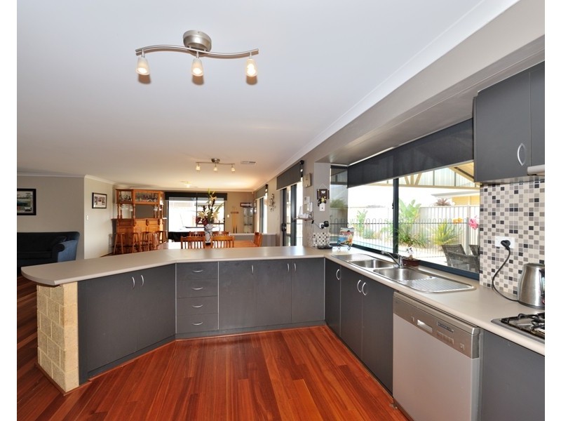 6 Yampi Vale, Secret Harbour WA 6173