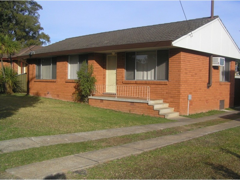 33 Carinda Drive, South Penrith NSW 2750