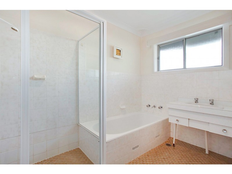 4 Kennedy Drive, South Penrith NSW 2750