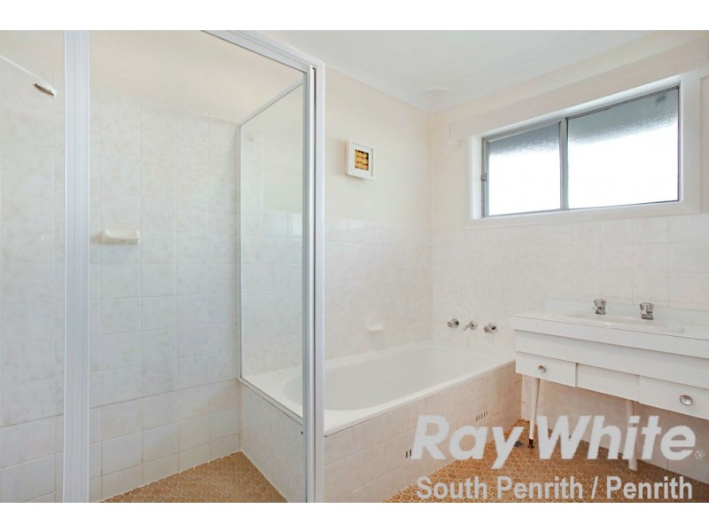 4 Kennedy Drive, South Penrith NSW 2750