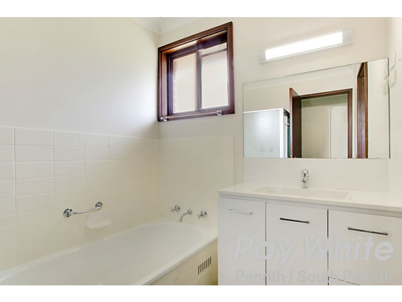 3 Kiaka Crescent, Jamisontown NSW 2750