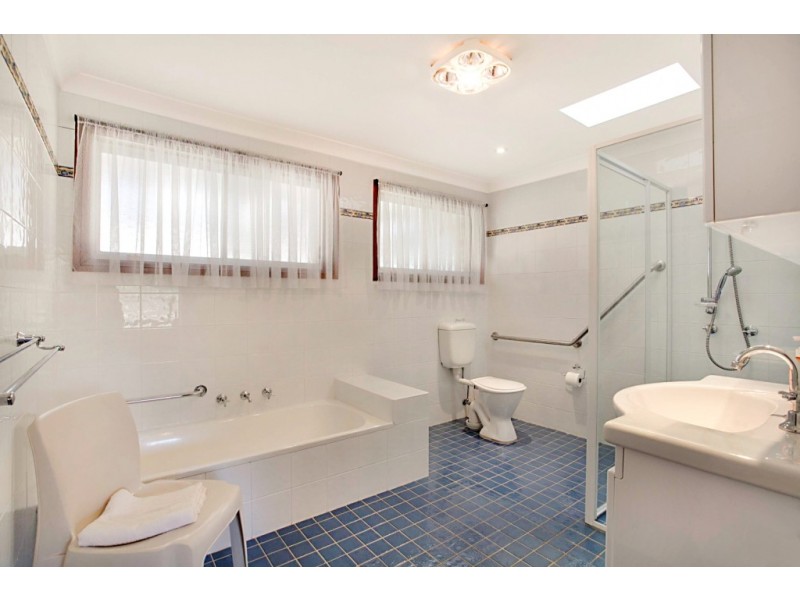 27 Hartog Drive, Werrington County NSW 2747