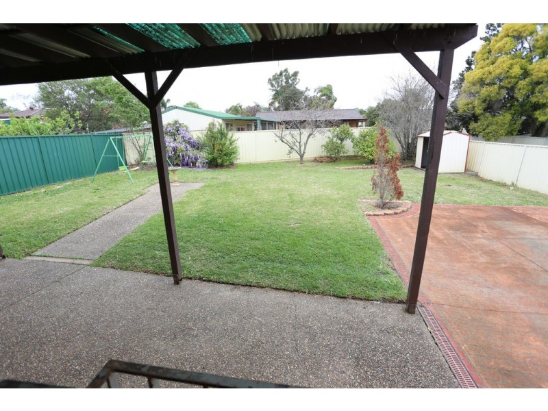 24 Jeffrey Avenue, St Clair NSW 2759