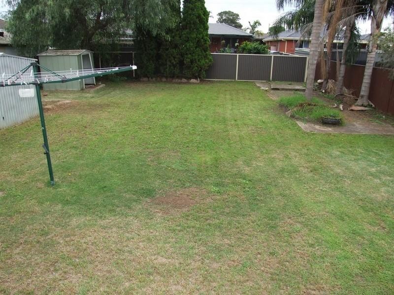 21 Barr Street, Colyton NSW 2760