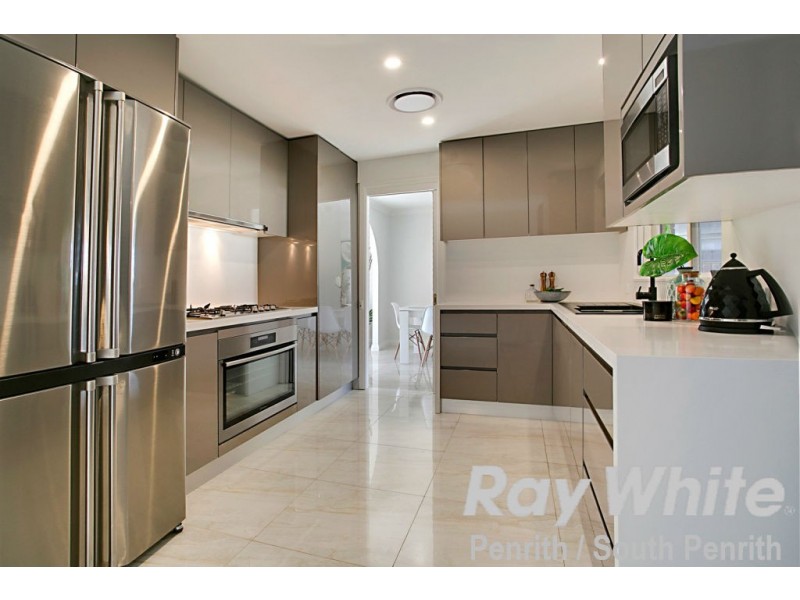 8 Madigan Drive, Werrington County NSW 2747