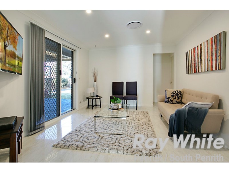 8 Madigan Drive, Werrington County NSW 2747