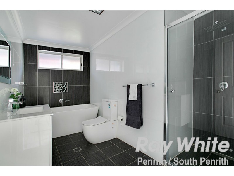 8 Madigan Drive, Werrington County NSW 2747