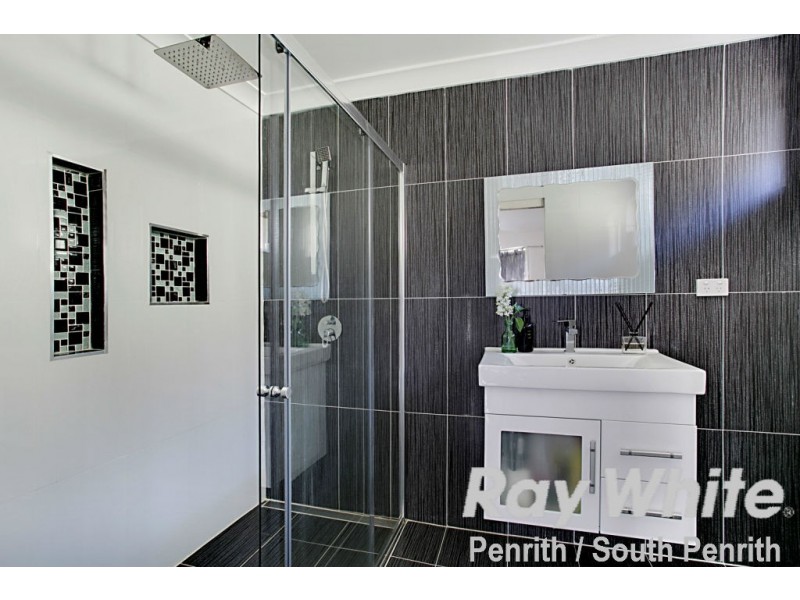 8 Madigan Drive, Werrington County NSW 2747