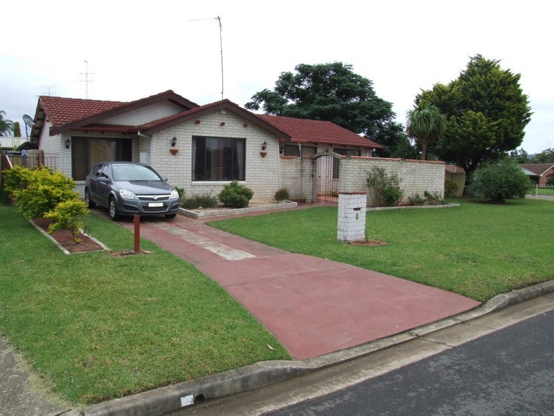 1 Clyburn Avenue, Jamisontown NSW 2750