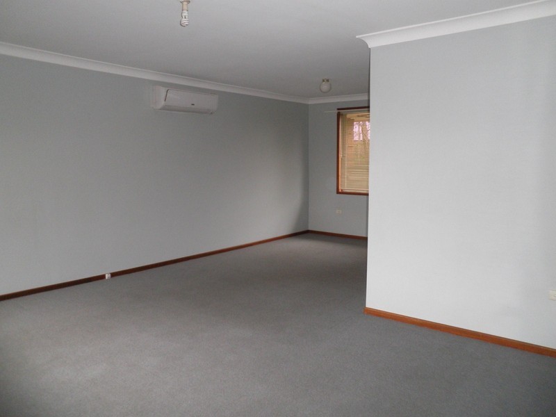 9 Kinmont Road, South Penrith NSW 2750